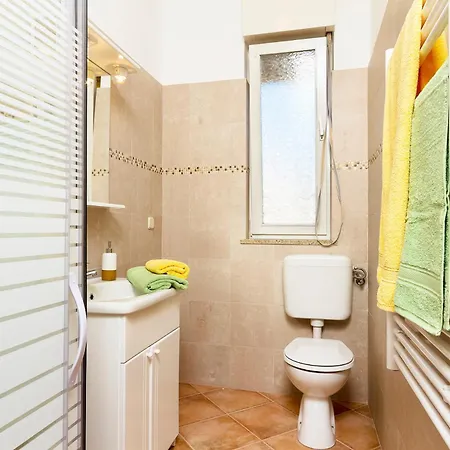 Apartment Spacious And Cozy With Garden Near Pula