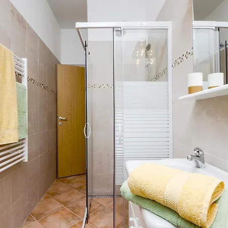Apartment Spacious And Cozy With Garden Near Pula *