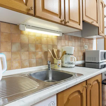 Spacious And Cozy With Garden Near Pula *