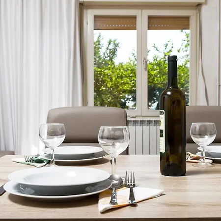 Spacious And Cozy With Garden Near Pula * Marcana