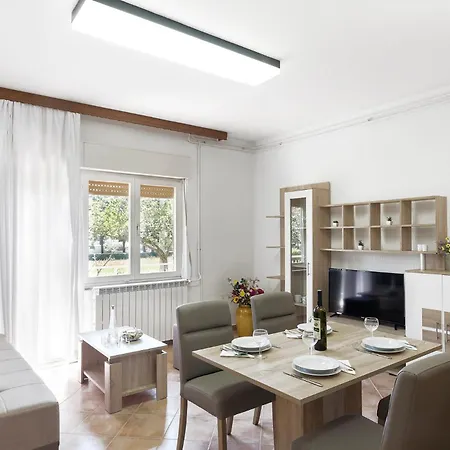 Apartment Spacious And Cozy With Garden Near Pula