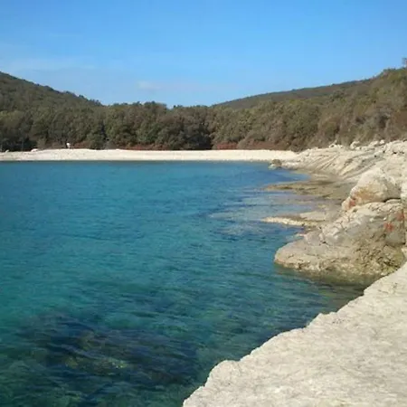 Spacious And Cozy With Garden Near Pula * Marcana